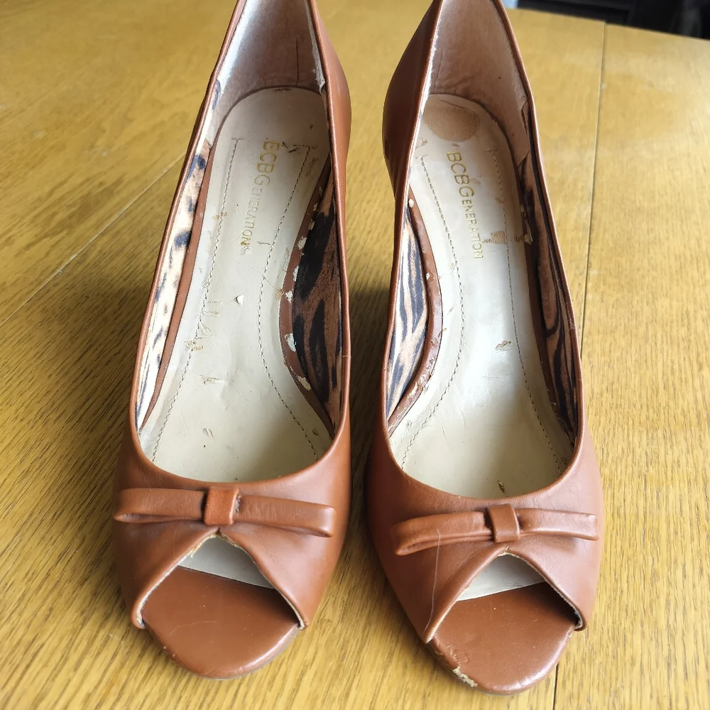 BCBGeneration Wedge Peep Toe Sandals Size 8B